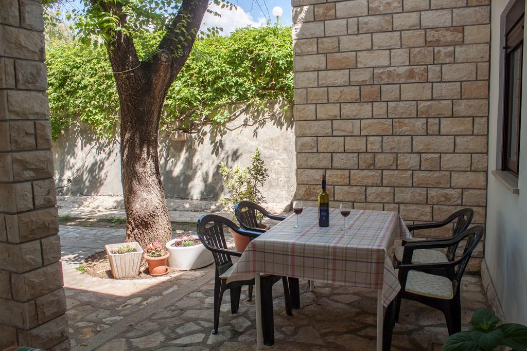 Apartments Nenad & Marija Pag Town Exterior foto